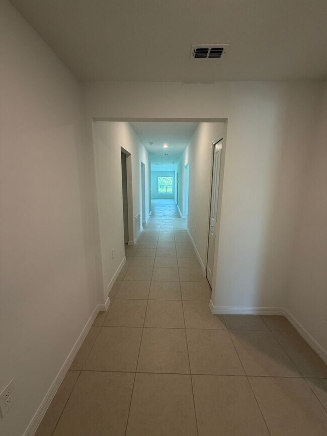 Building Photo - 5792 Red Kite Dr