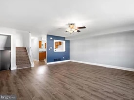 Building Photo - 232 Carlyn Ct