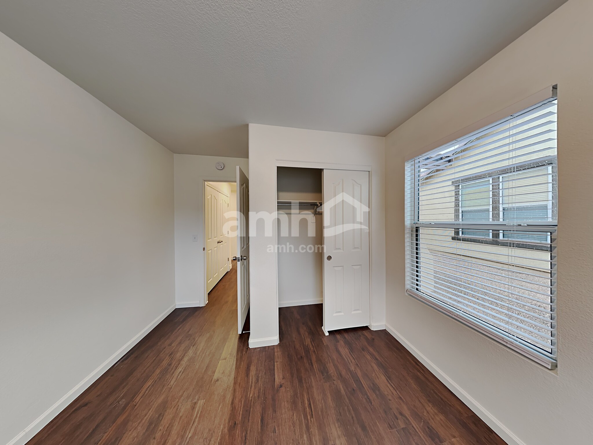 Building Photo - 309 W Vuelta Friso