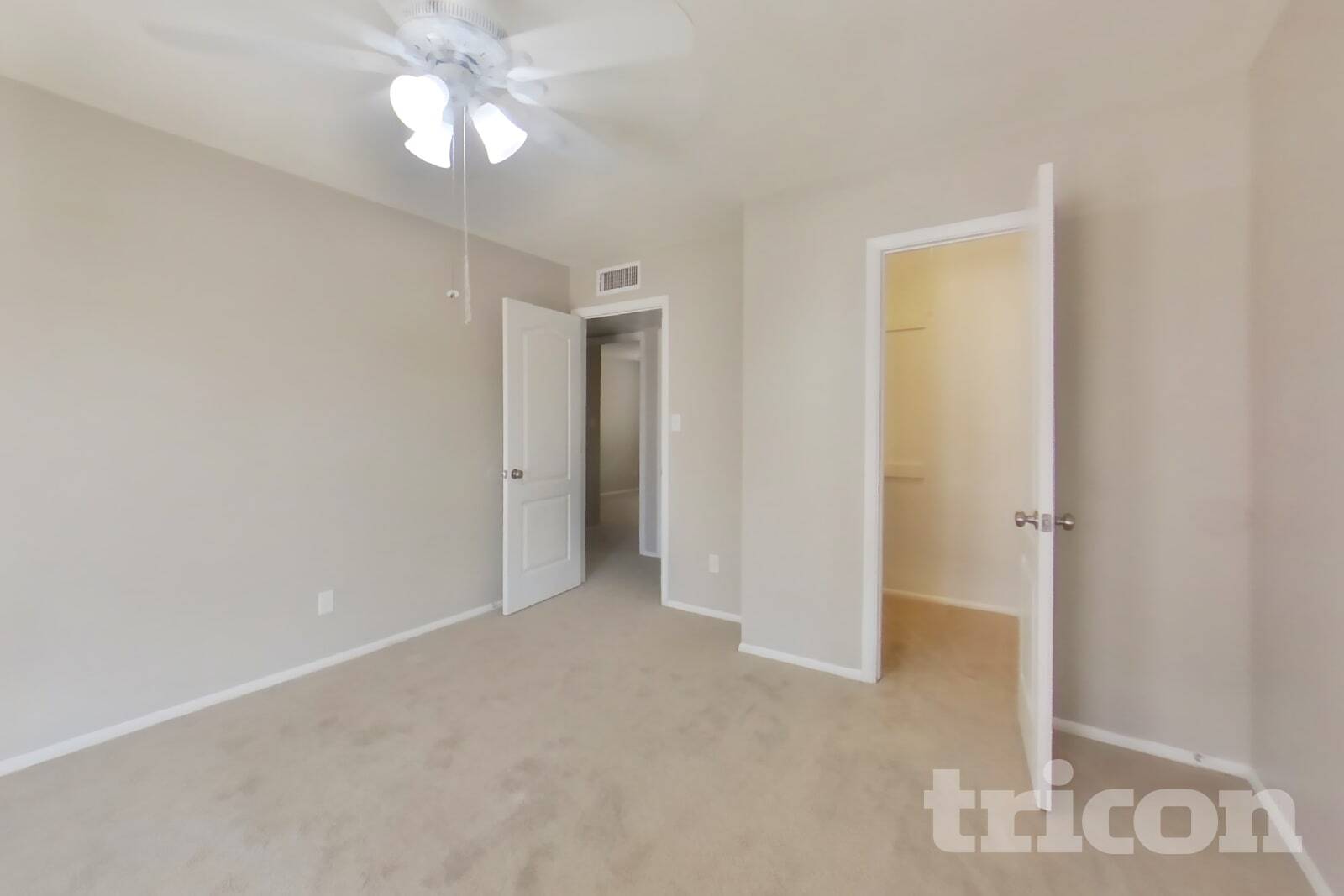 Building Photo - 3849 W Poinsettia Dr
