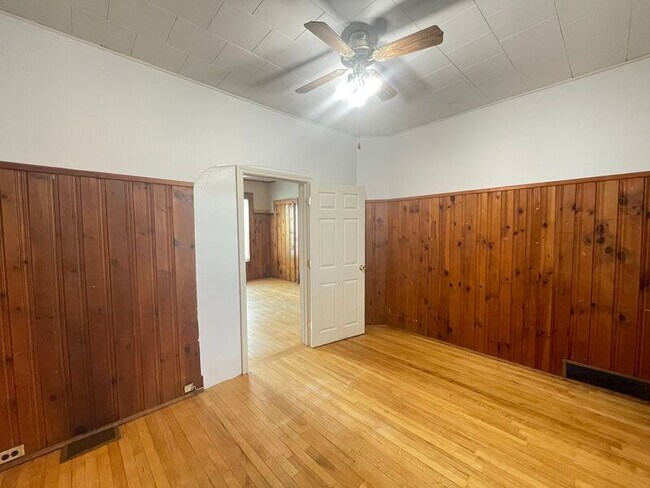 Building Photo - 121 Cypress St