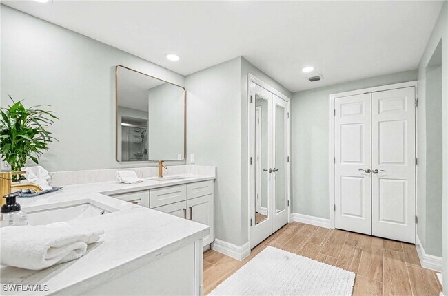 Building Photo - 4140 Bayhead Dr