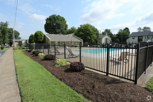 Pool - Willow Creek Apartments