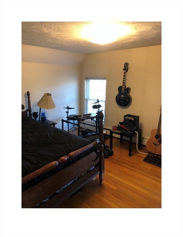 Building Photo - 263 Main St