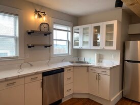 Building Photo - 5 Cordage St