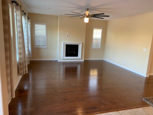 Building Photo - Beautiful 5 Bedroom, 3.5 Bath Mountain House Home W/ Office