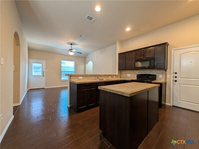 Building Photo - 296 Rosalie Dr