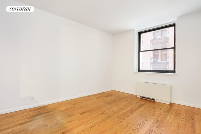 Building Photo - 150 Nassau St