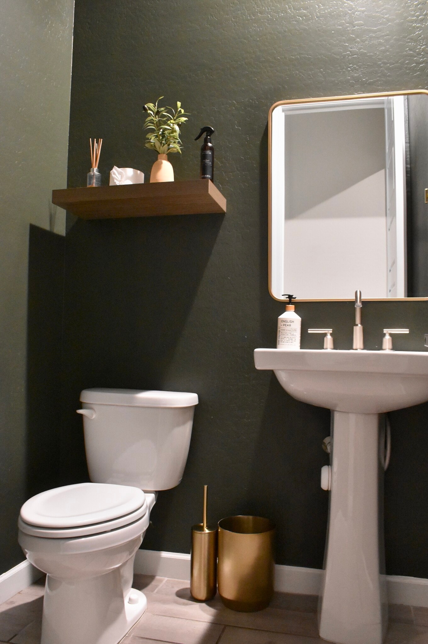 Building Photo - 4864 E Village Dr