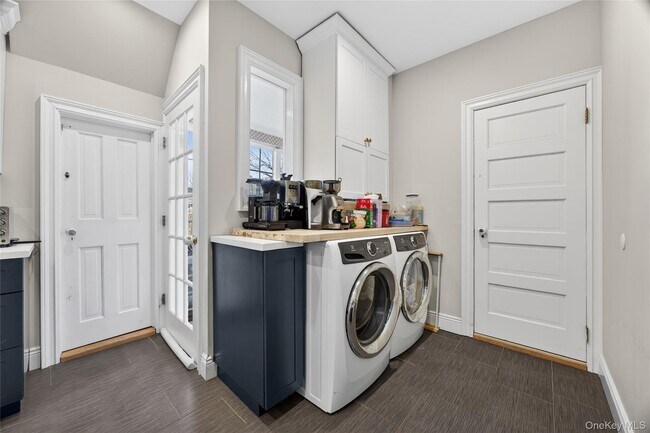 Building Photo - 121 Morris Ave