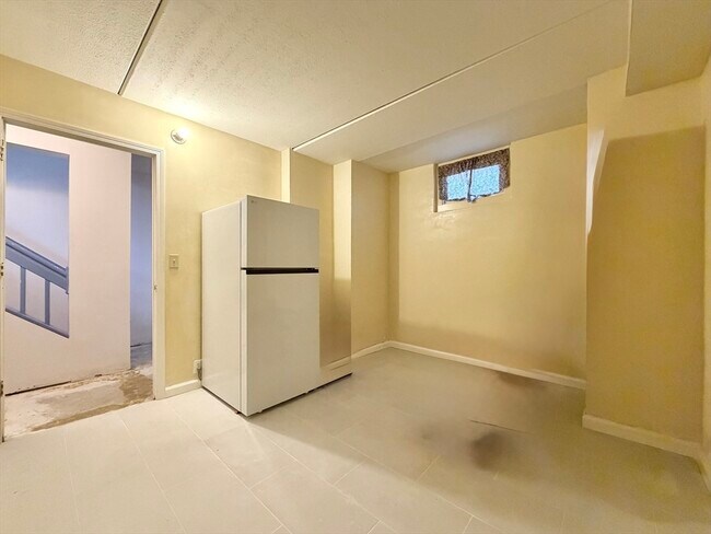 Building Photo - 26 Ellingwood St