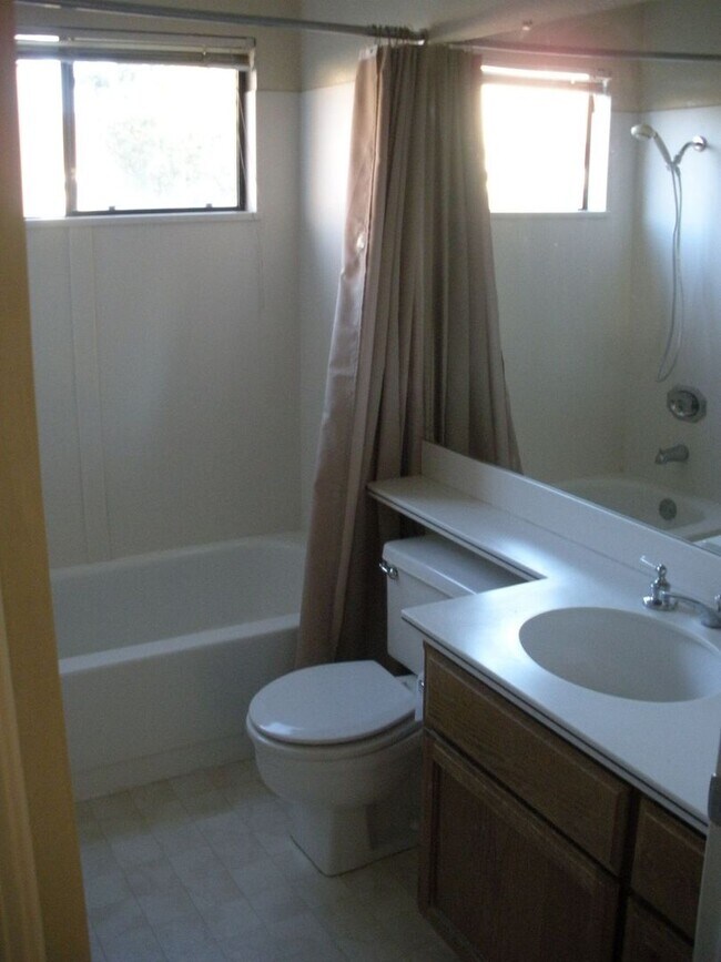 Building Photo - Gorgeous 3BR/2BA Two-Story Home with High ...