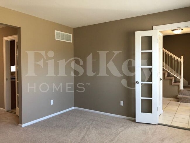 Building Photo - 16727 N Fork Ridge Dr