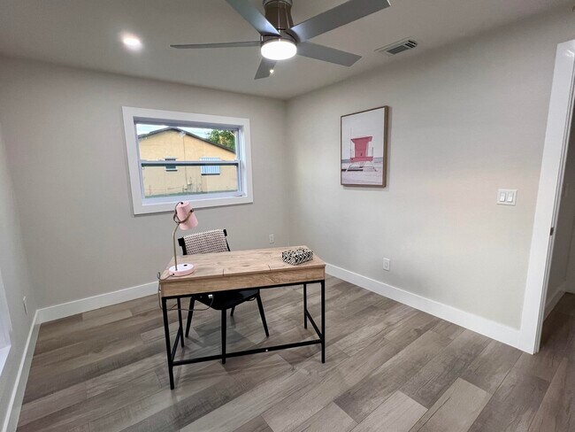 Building Photo - 3023 Sea Gate Cir