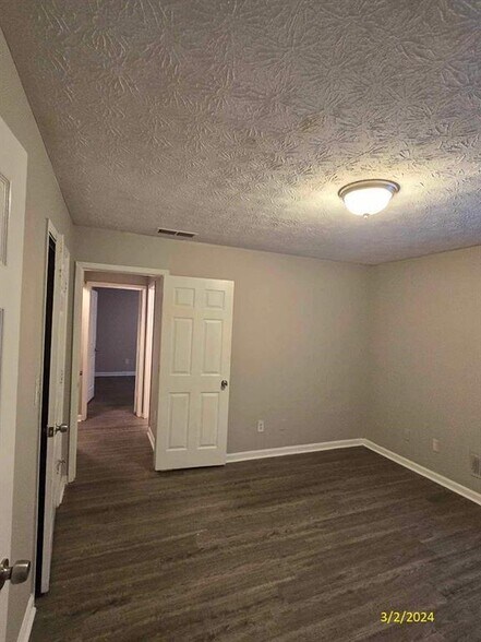 Building Photo - 2624 Country Trce SE