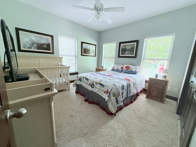 Building Photo - 271 Black Bear Dr