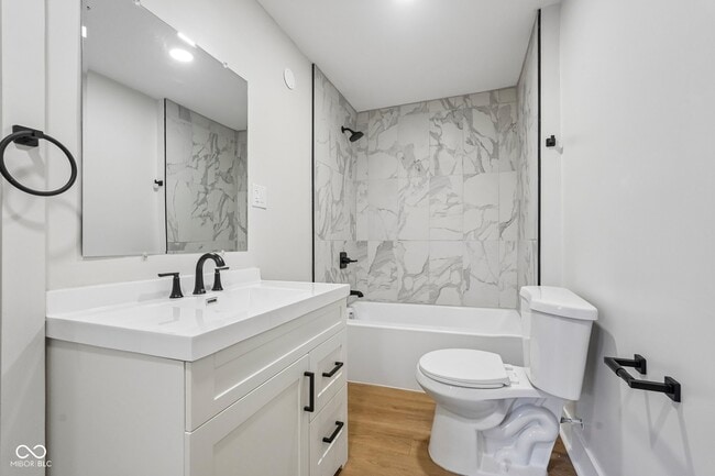 Building Photo - 3847 Hoyt Ave