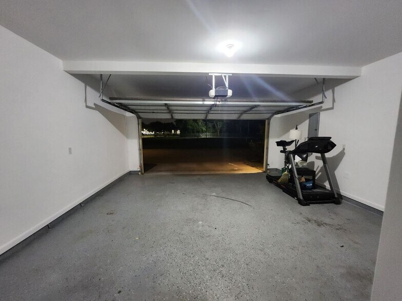 Building Photo - 12717 Yoshino Cherry St