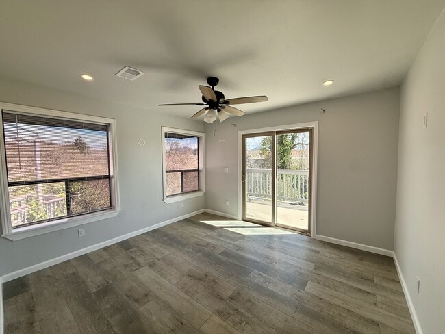 Building Photo - 121 W Branch St