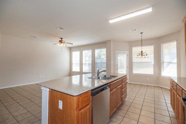 Building Photo - 1612 Melissa Oaks Ln
