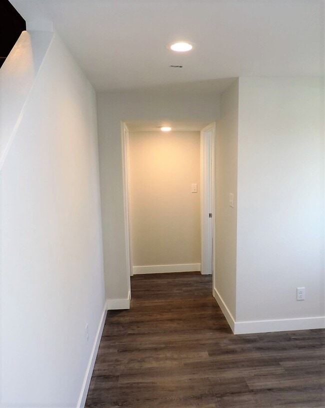 Building Photo - $2,200 | 4 Bedroom, 2 Bathroom House | No ...