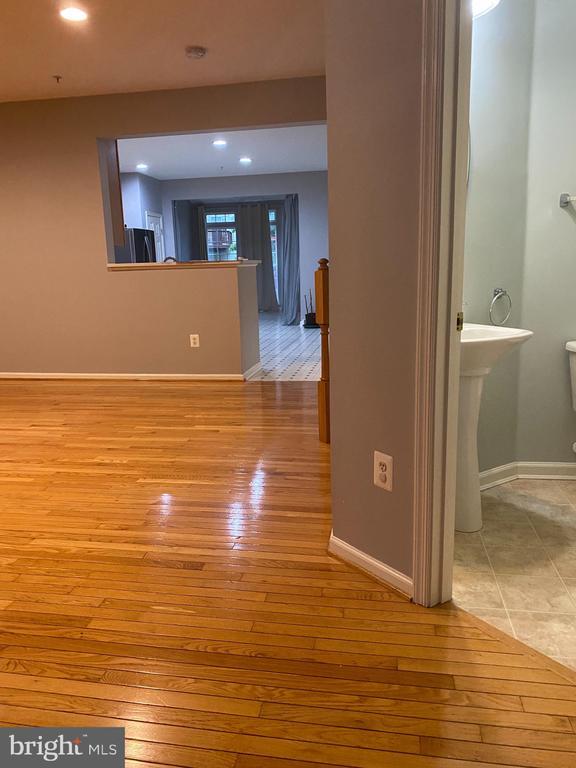 Building Photo - 2212 Barnet Ct