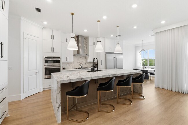 Building Photo - 655 Hookline Cir