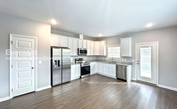 Building Photo - 1000 Echo Rdg Rd