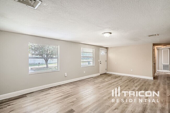 Building Photo - 10289 128th Terrace N