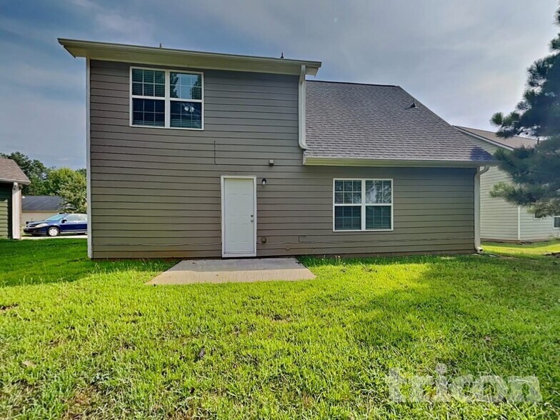 Building Photo - 517 Cathedral Dr