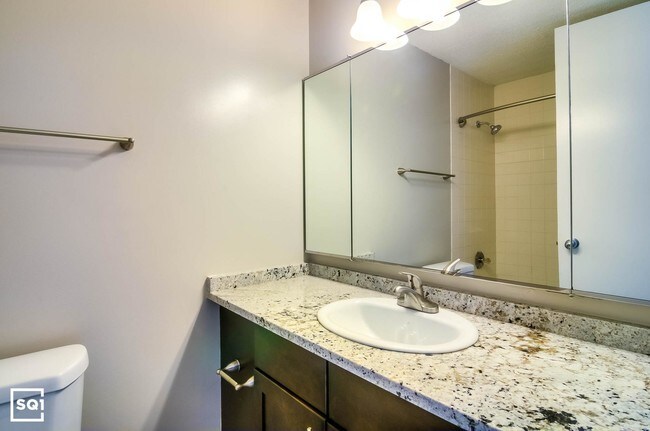 Building Photo - LAKESHORE EAST: Panoramic Views!