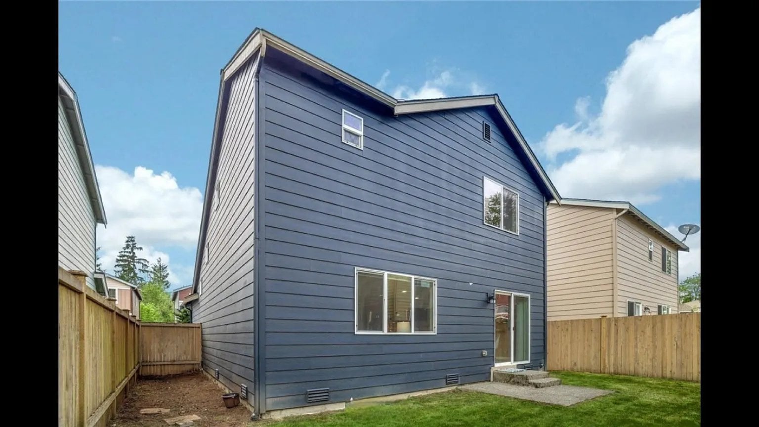 Building Photo - 17707 33rd Dr SE