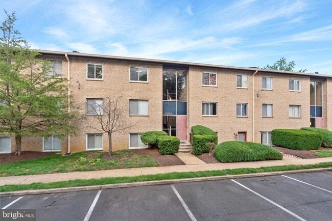 Building Photo - 6284 Rose Hill Dr