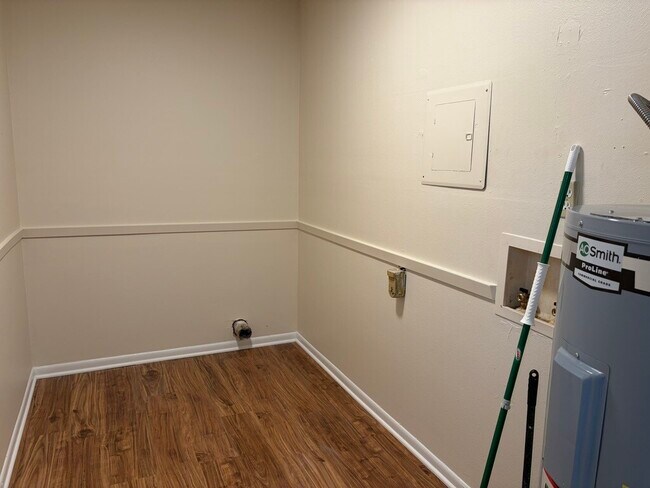 Building Photo - 204 Brandywine Rd