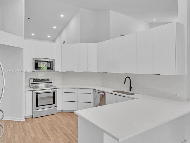 Building Photo - 3420 Washington Ln