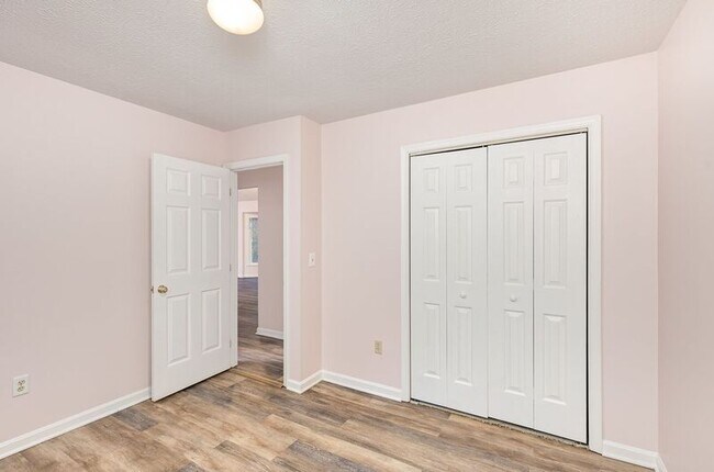 Building Photo - 12401 Wilderness Park Dr