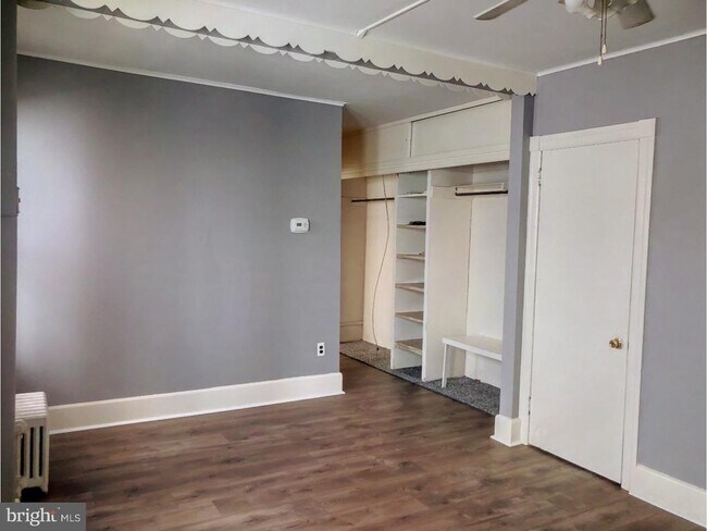 Building Photo - 306 Leverington Ave