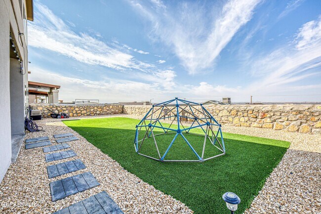 Building Photo - 2375 Enchanted Peaks