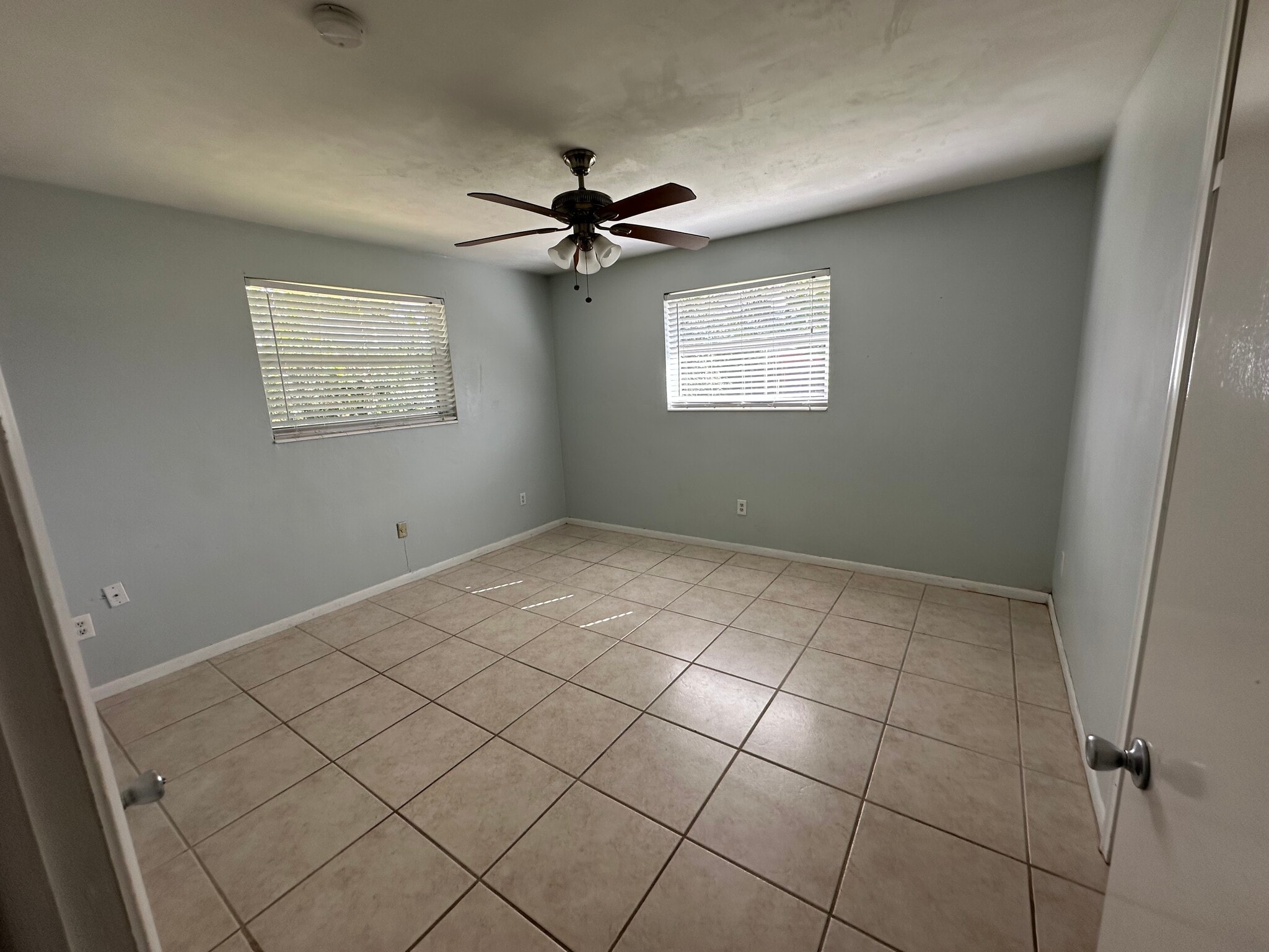 Building Photo - 8920 SW 149th Ter