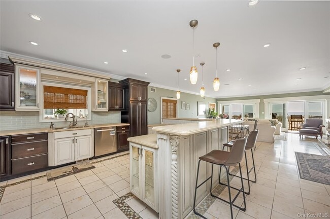 Building Photo - 1051 Oceanfront