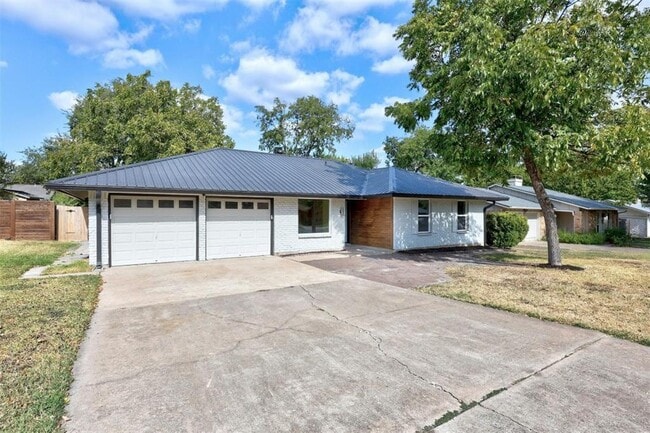 Building Photo - 1000 Cripple Creek Dr