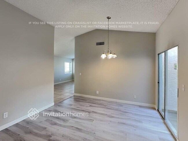 Building Photo - 4041 Hazelridge Dr