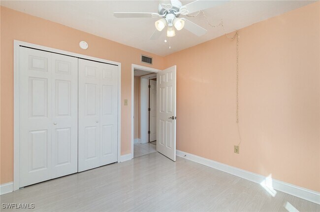 Building Photo - 4912 Vincennes St