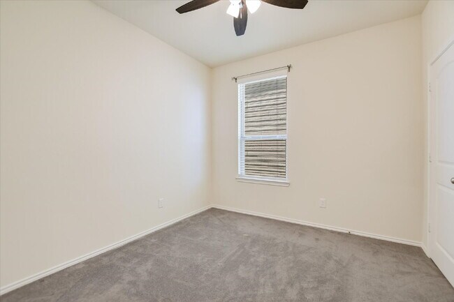 Building Photo - 216 The Duke Dr