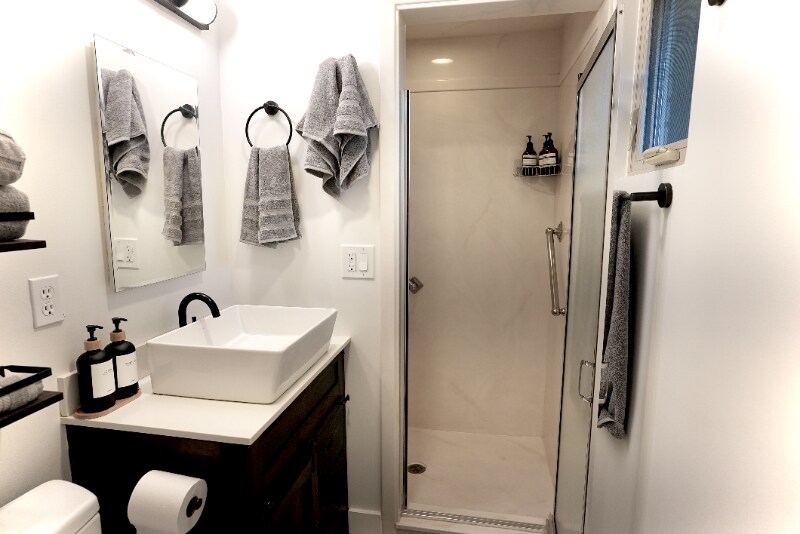 Building Photo - 4284 S Normandie Ln