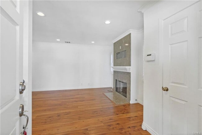 Building Photo - 1430 N Maple St