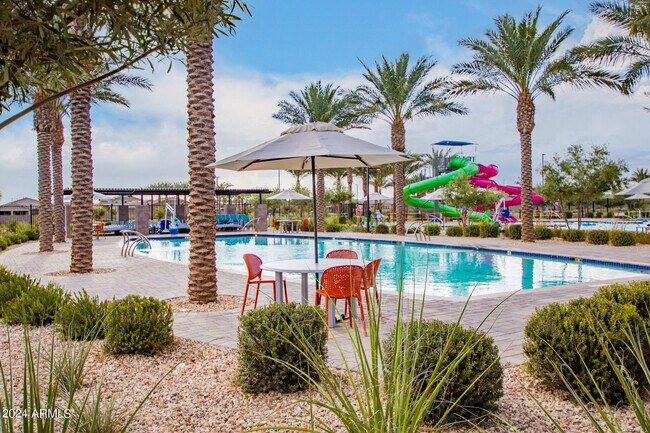 Building Photo - 9746 E Tumbleweed Ave