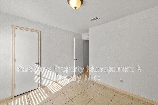 Building Photo - 8510 Gatlinburg Dr