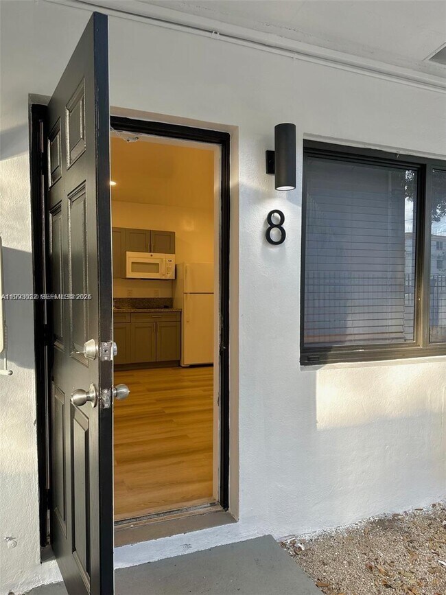 Building Photo - 5545 N Miami Ave