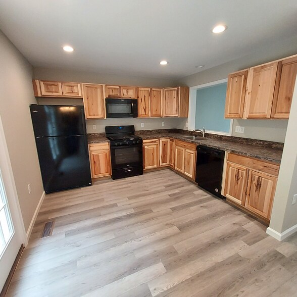 Building Photo - 106 Ridge Ct